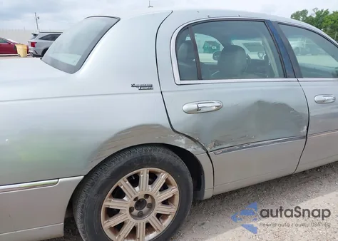 2007 Lincoln Town Car Signature Limited из США, поврежденный, VIN 1LNHM82V37Y627796